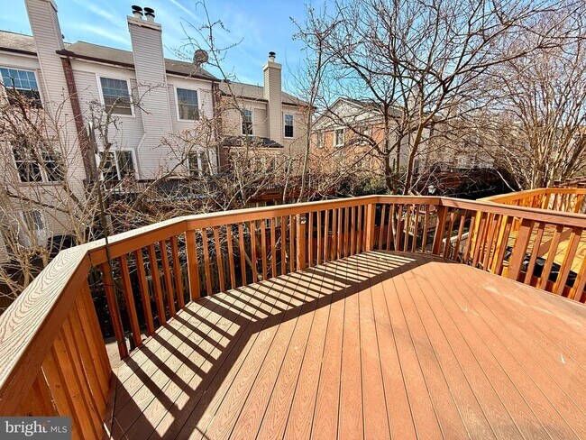 Foto del edificio - 6166 Wellington Commons Dr