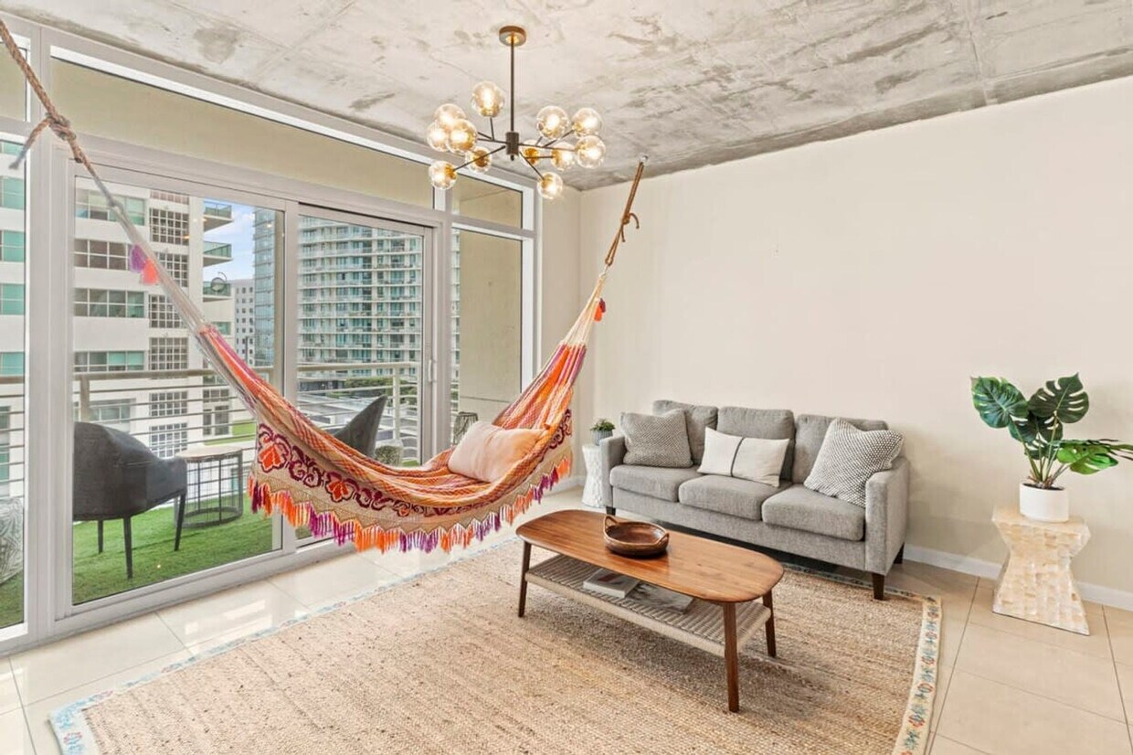 Foto principal - 3256 NE 1st Ave