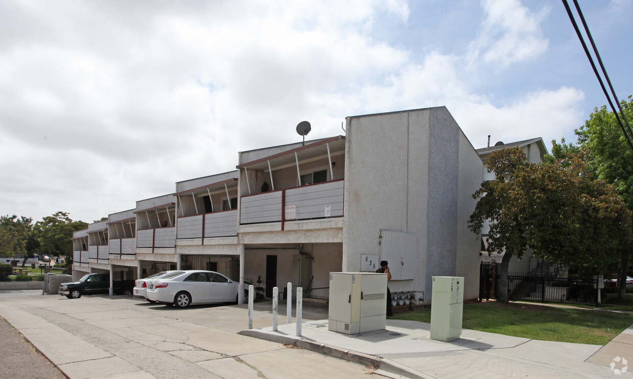 Primary Photo - 11th Street Townhomes