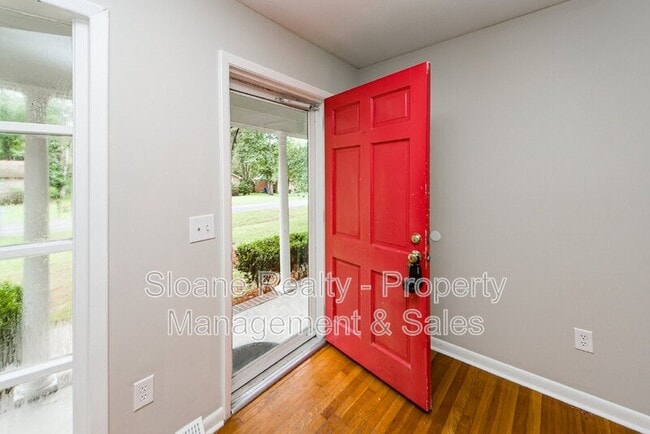 Photo - 1010 Yorktown Dr House