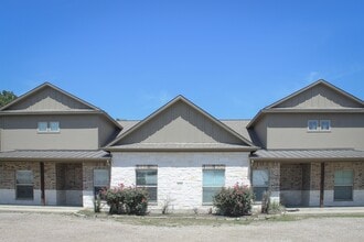 Building Photo - 4032 Golden Eagle Dr