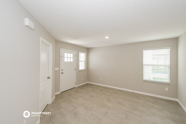 Foto del edificio - 15466 Woodbury Dr