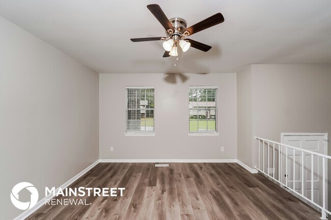 Foto del edificio - 1701 Gardenridge Rd