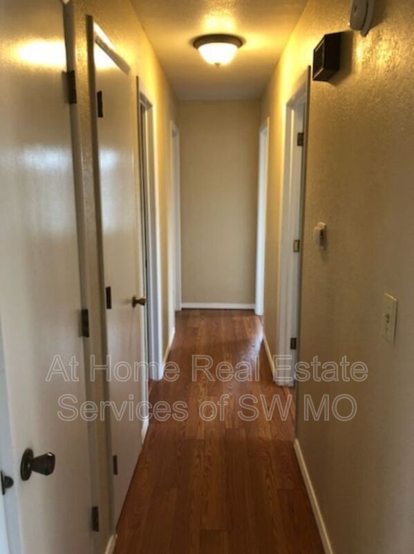 Foto del edificio - 3231 W Olive St