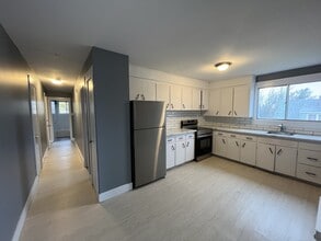 Building Photo - 46 Terris Ave