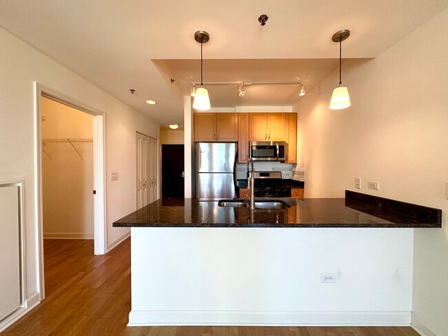 Foto del edificio - 1400 S Michigan Ave