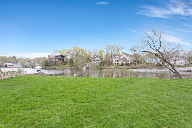 Foto del edificio - 47 5 Mile River Rd