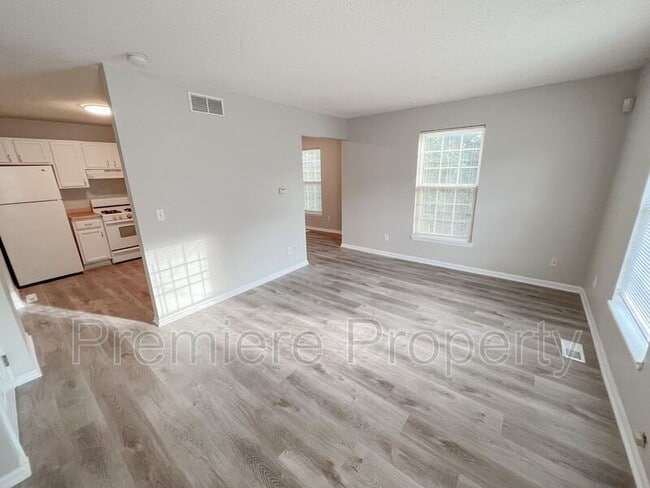 Building Photo - 4202 Flora Ave