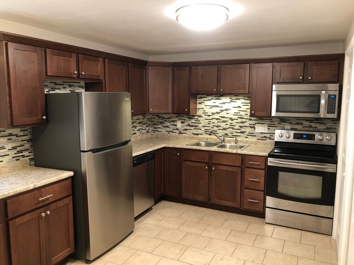 1309 Southview Cir, Coralville, IA 52241 Townhome Rentals in