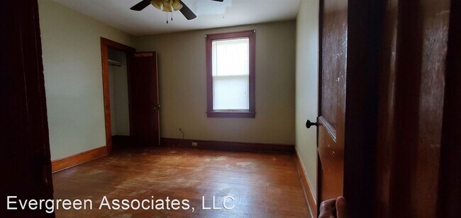 Building Photo - 3 br, 1 bath House - 106 West College Ave