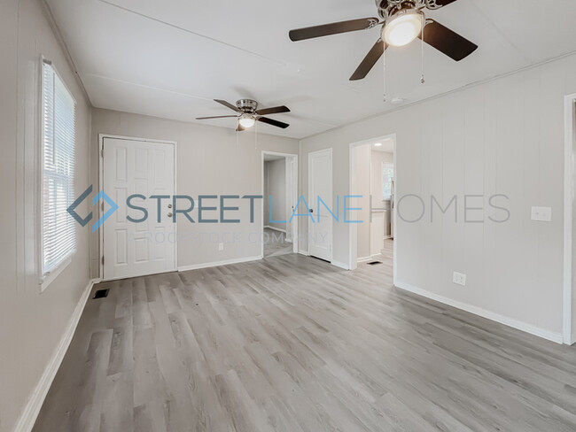 Building Photo - NOW OFFERING $250 OFF FIRST FULL MONTH IF ...