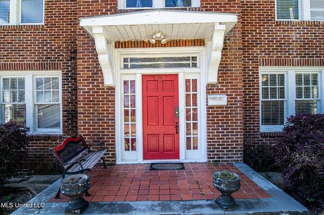 Building Photo - 803 N Congress St