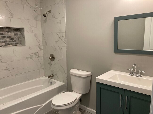Foto del edificio - 6251 Addison St