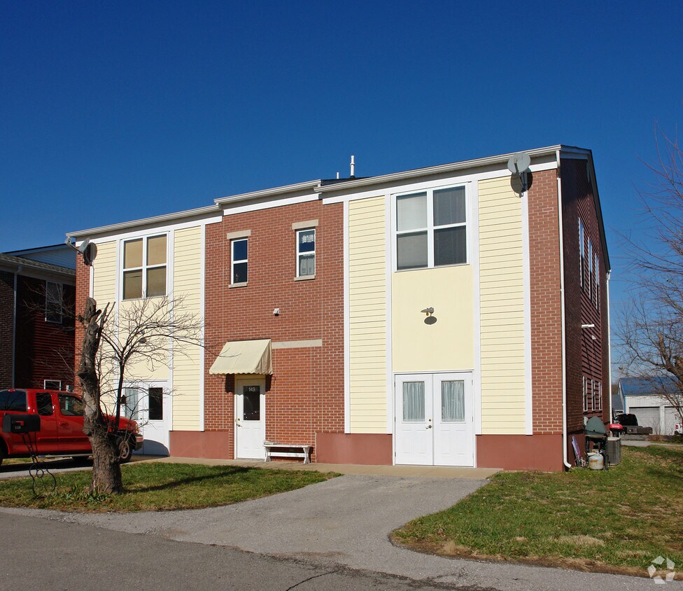 10201028 S Service Rd W, Foristell, MO 63348 Apartments in Foristell