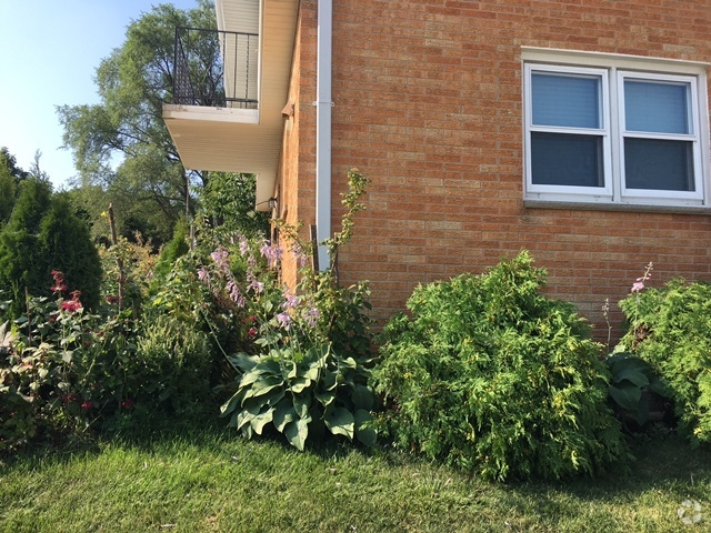 Building Photo - 6907 W Arthur Ave