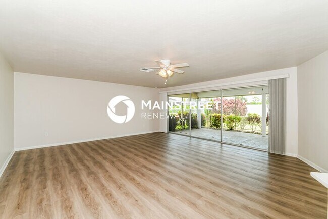 Foto del edificio - 3 Bedroom Pet-Friendly Home in CAPE CORAL, FL with Main Street Renewal