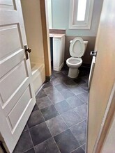 Building Photo - 400 Chestnut St