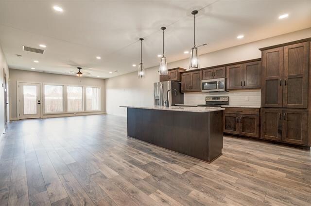 Building Photo - 1214 Lower Lp