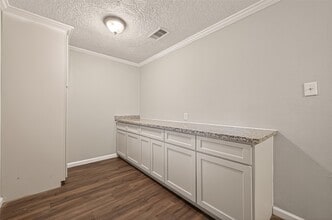 Building Photo - 2619 Homer St