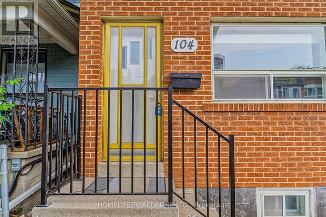 Building Photo - 104 Benson Ave
