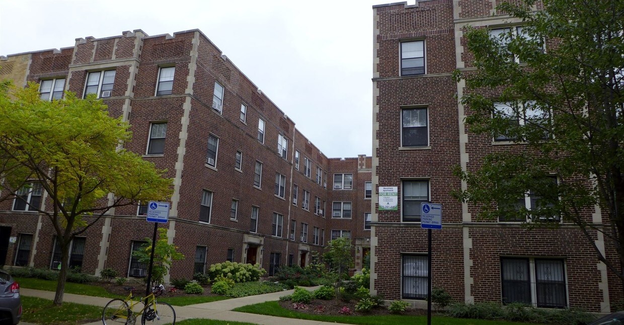 Foto principal - 3413 N Marshfield Ave