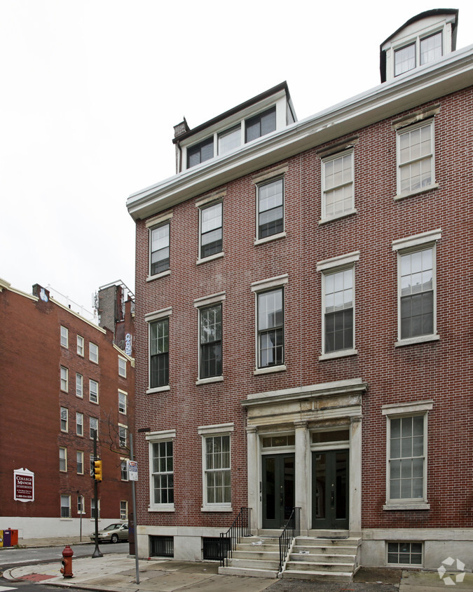 Building Photo - 900 Pine St