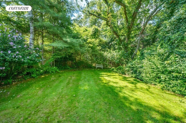 Building Photo - 31 Wainscott Stone Road