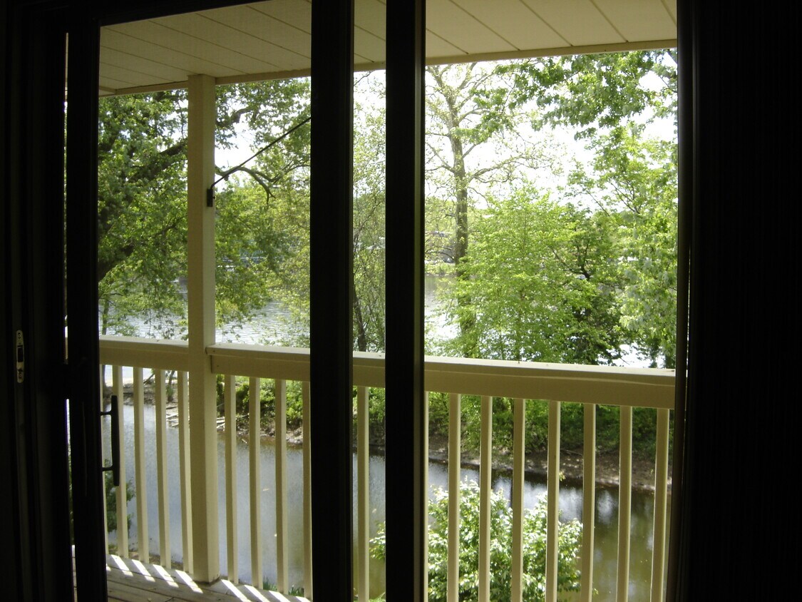 Primary Photo - 47 Lambert Ln