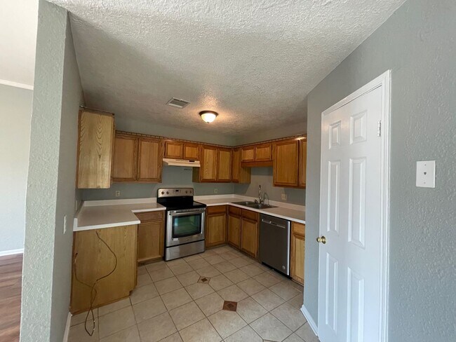 Building Photo - 1098 Dane Dr