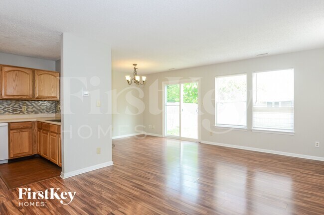 Foto del edificio - 1319 Freemont Ln