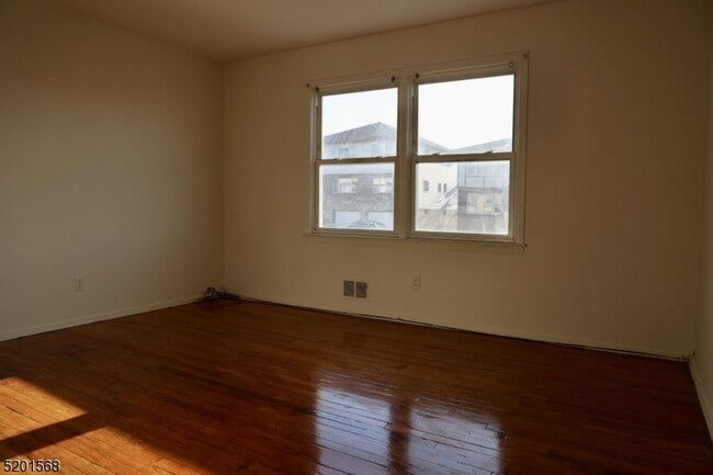 Building Photo - 262 Revere Ave