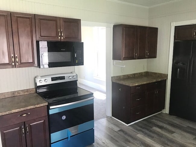 Foto del edificio - Updated 3 Bedroom 2 Bath Single Family
