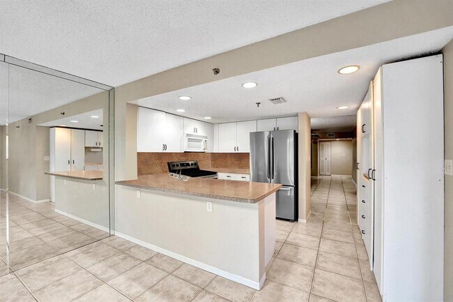 Foto del edificio - 9470 Tangerine Pl