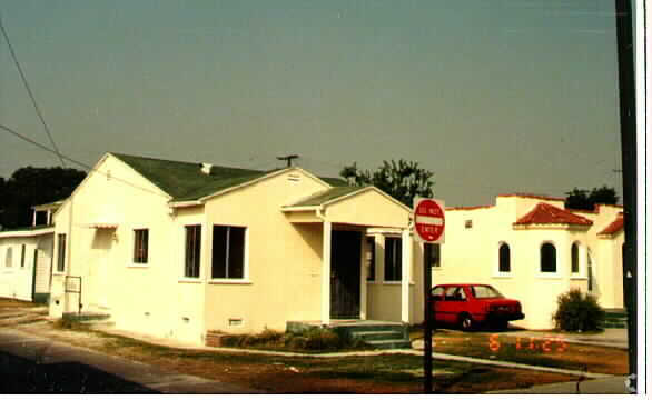 Foto principal - 9833 San Vincente Ave