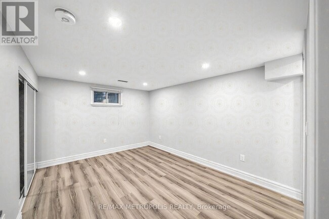 Photo du bâtiment - 1391 Garvolin Ave