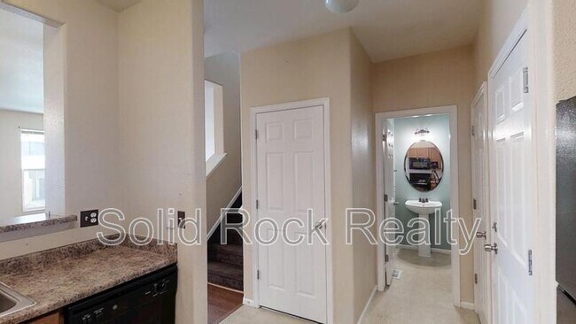 Foto del edificio - 8181 Snow Bowl Heights