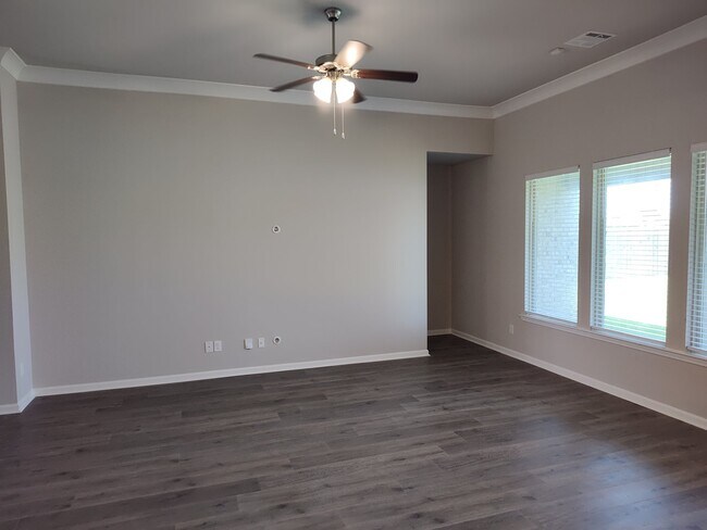 Foto del edificio - 108 Hardwood Dr