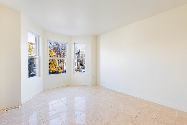 Foto del edificio - 3748 S Parnell Ave