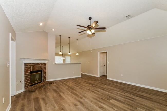 Building Photo - 7100 Hunter's Horn Dr