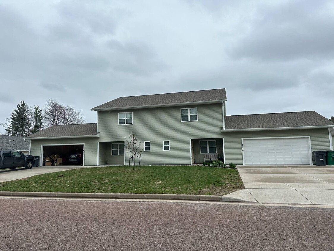 Primary Photo - 3 Bedroom Duplex