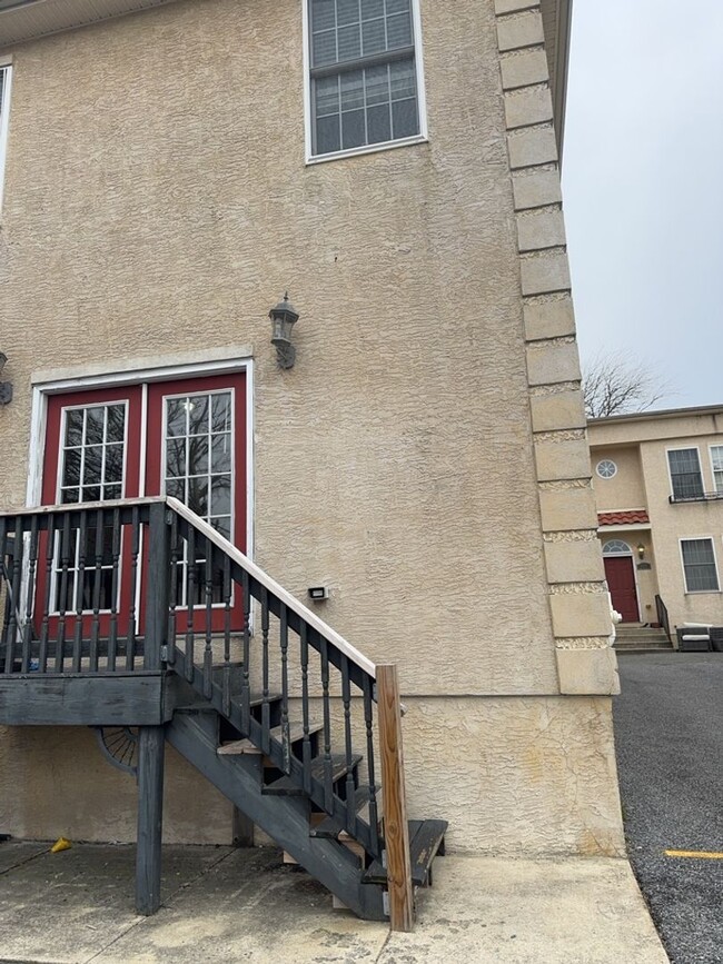 Photo - Villas of Little Italy - Open Concept Livi... House