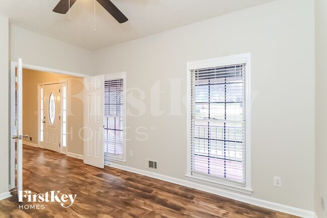 Foto del edificio - 7285 Wyngate Dr