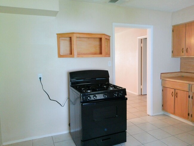 Building Photo - 4225 Warwick Dr