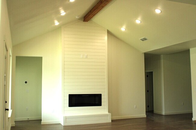 Foto del edificio - 108 Middleton Ln