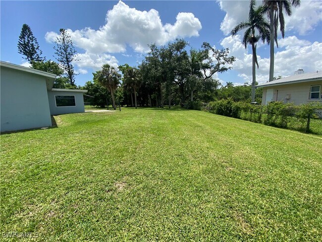 Foto del edificio - 126 Brooks Rd