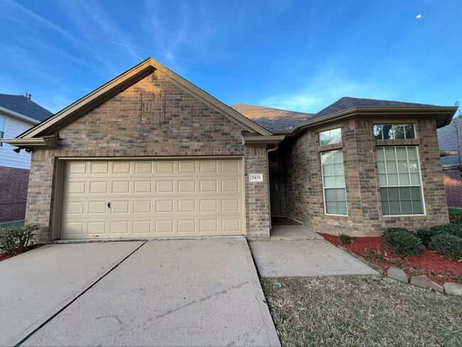 Building Photo - 7411 Maple Run Dr