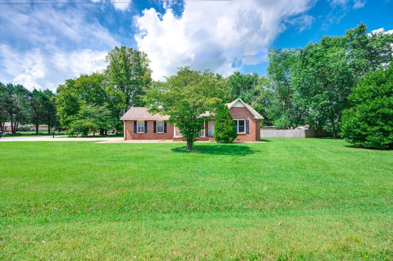 Foto principal - 401 Ridgetop Dr