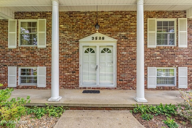 Building Photo - 9528 Gulf Park Dr
