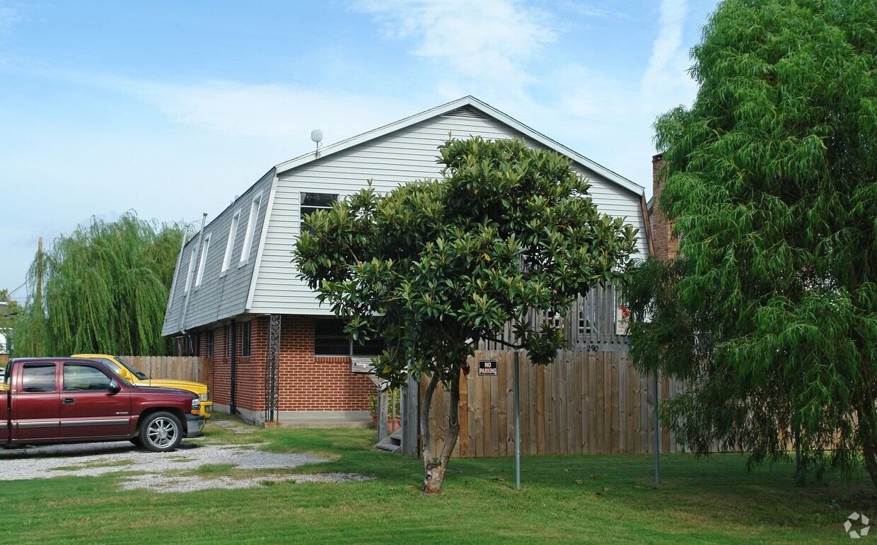 2900 Lake Villa Dr, Metairie, LA 70002 Apartments in Metairie, LA