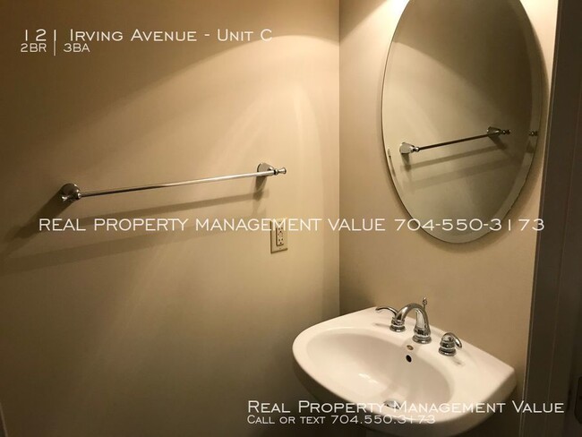 Foto del edificio - Two Bedroom Townhome in Legacy Village